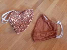 2 Textil-Masken NEU