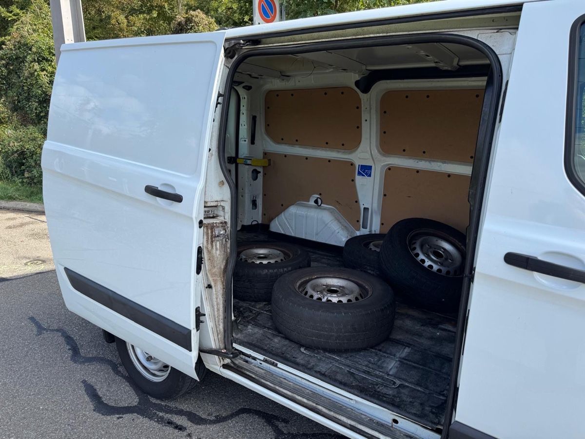Ford Véhicules utilitaires: Ford Transit Custom MFK 10.2026  – D'occasion à lully par sof_l8yw 4