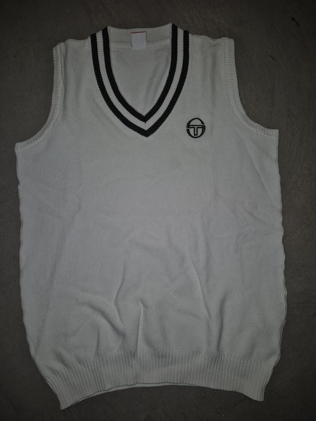T-shirt: Pull sans manches Sergio Tacchini  – Usato da Puplinge venduto da melodiieee