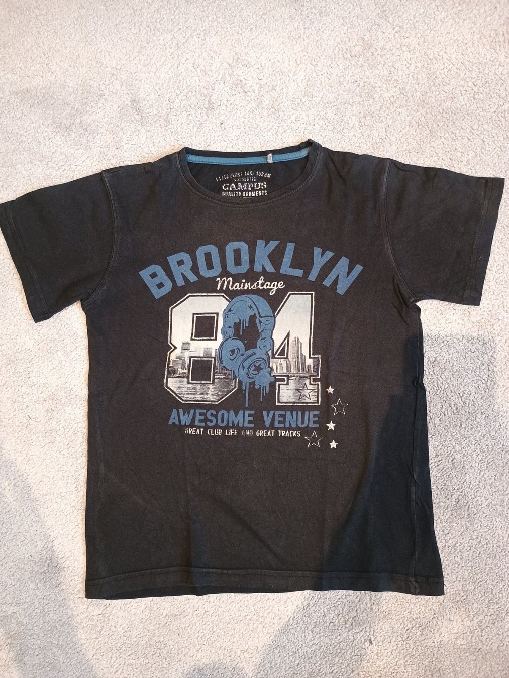 Hemden, T-Shirts & Polos: T-Shirt Grösse 146 – Gebraucht aus Mörel von tasie