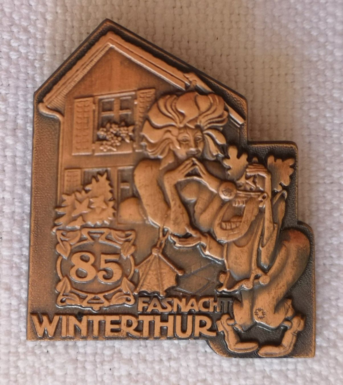 Placchette & Badge: Fasnachtsplakette Winterthur 1985 – Usato da Zürich venduto da Tanteemma369 4