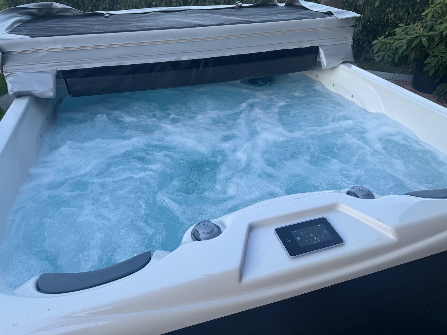 Whirlpool: Whirlpool / Jacuzzi – Usato da Leuggern venduto da Seafarmer 1