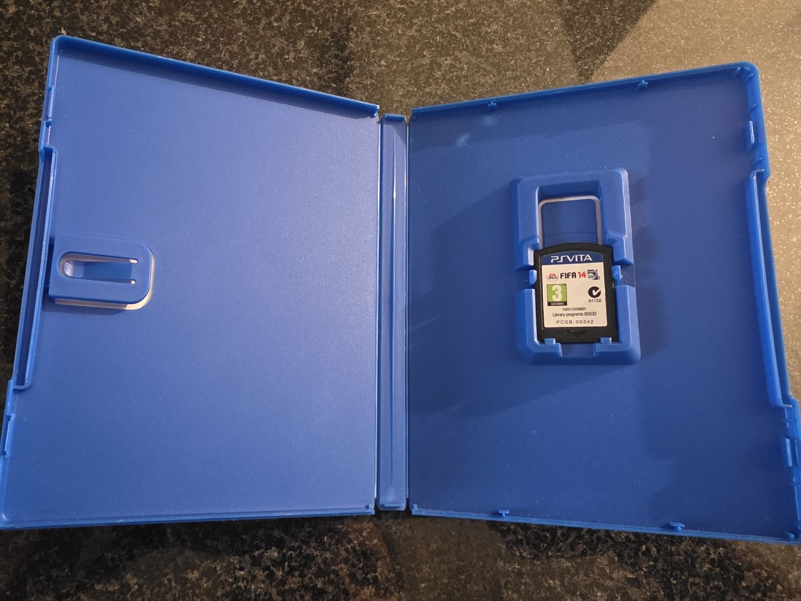 Giochi: Fifa 14 PS Vita – Usato da Chavornay venduto da Crash37 2