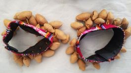 2 St. Samenkapsel-RASSEL / Chaccha, NEU!!
