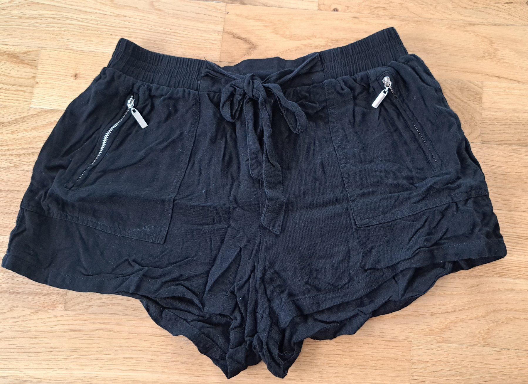 Pantaloni: Leichte Shorts / Gr. M – Usato da Luzern venduto da Salemanlu