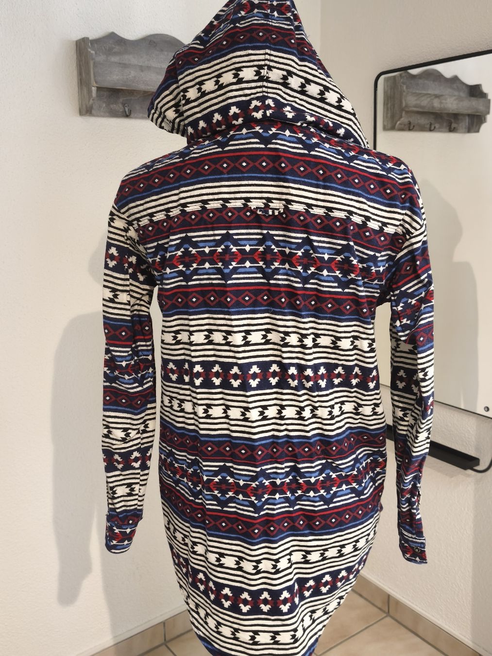H&M Jacken: DIVIDED H&M Kapuzenpullover Gr. 34/ XS Ethno-Muster – Neu (gemäss Beschreibung) aus Emmetten von SecondhandSiska 2