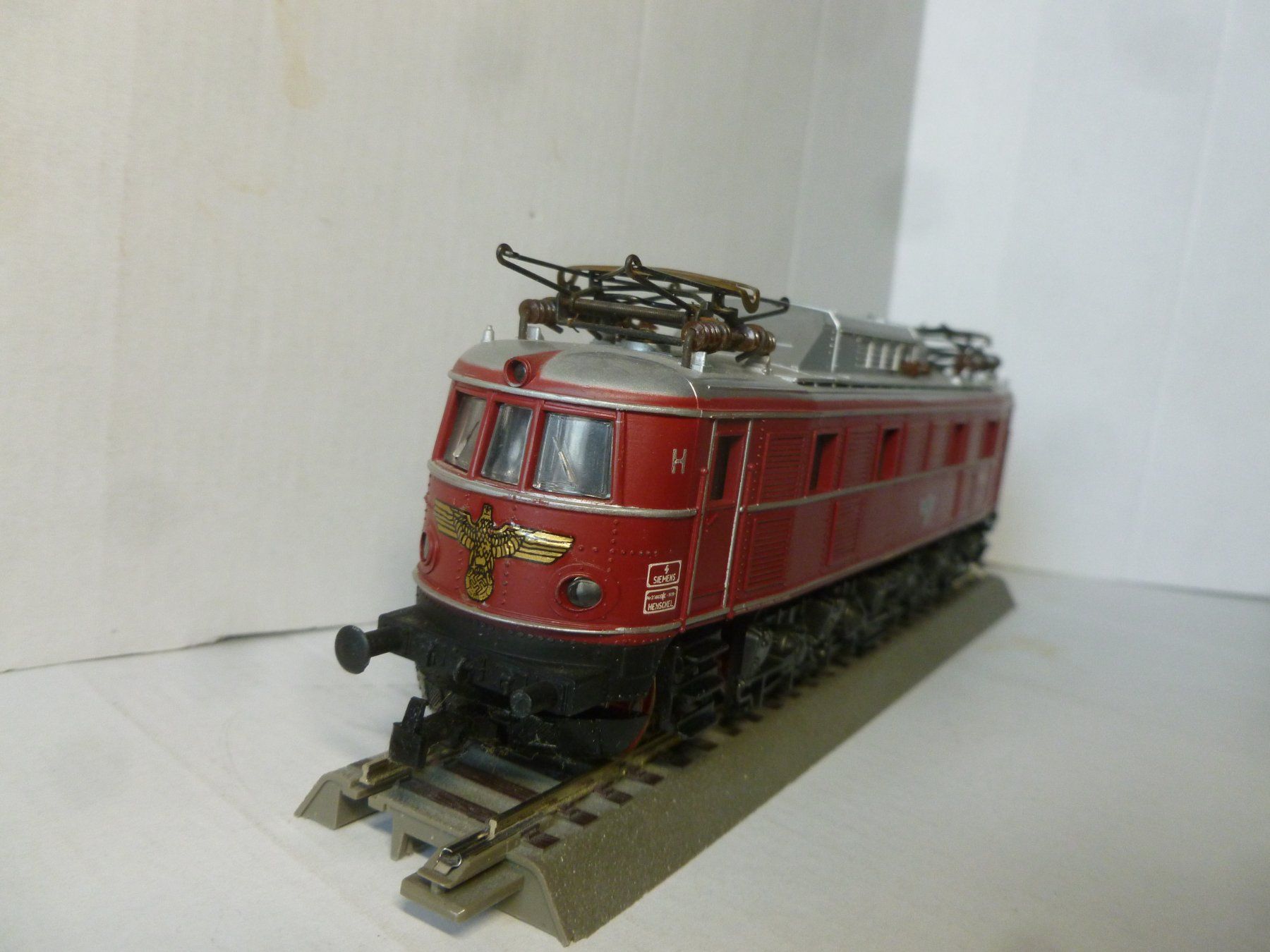 Rivarossi Modellini di ferrovie: Rivarossi E19 mit Reichsadler – Usato da Bubikon venduto da Br103er 3