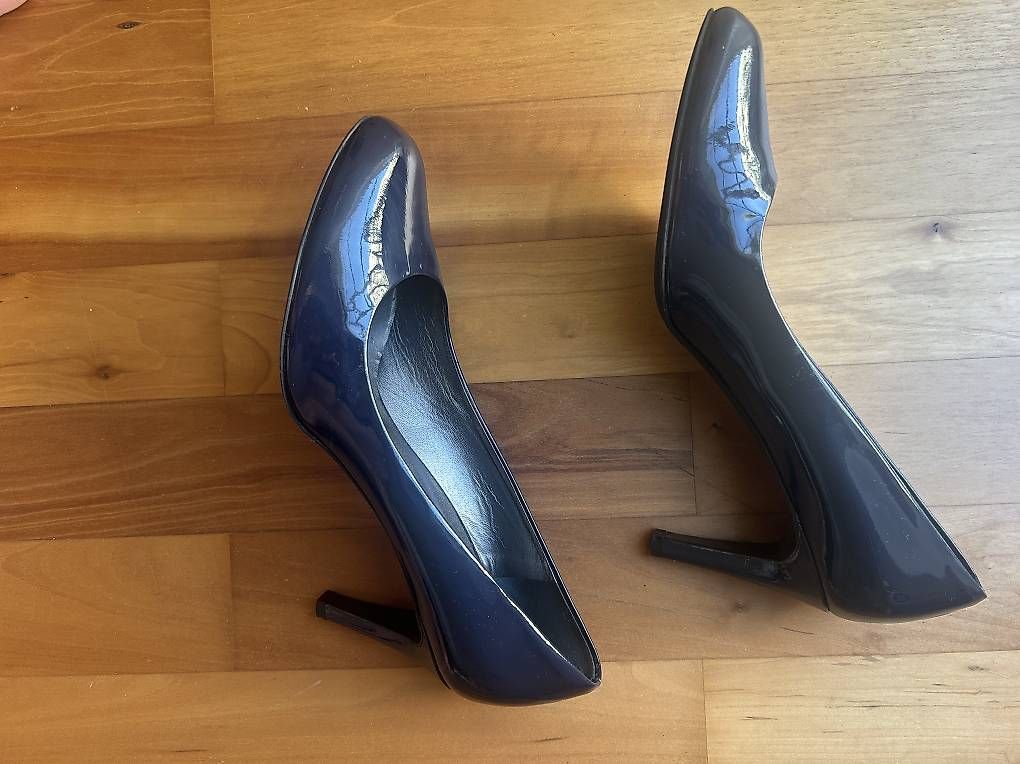 Scarpe da donna: Pumps lack navyblue – Usato da Bottmingen venduto da Hiltonhead 1