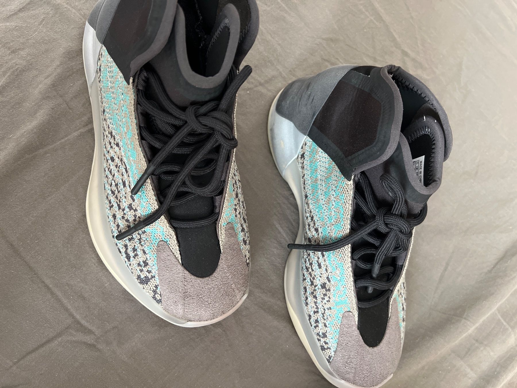 Adidas Scarpe da uomo: Yeezy 6.5 US / 39.5 Eu Unisex authentic – Usato da Renens VD venduto da sar_bwz5 2
