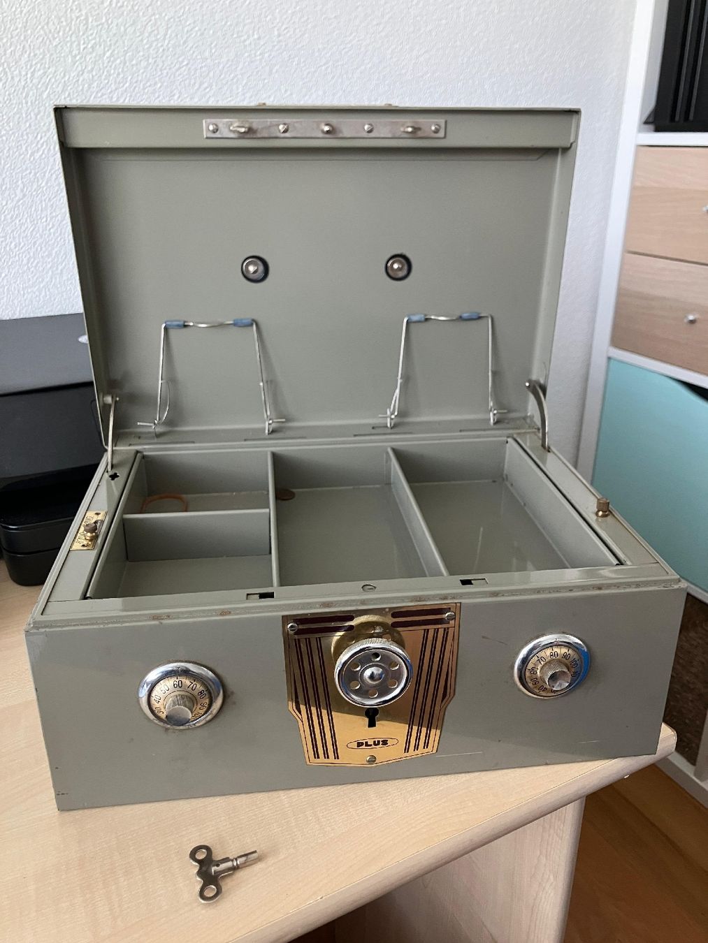 Registratore di cassa: Vintage Alaram Cash Box – Usato da Seengen venduto da ja6_65wp