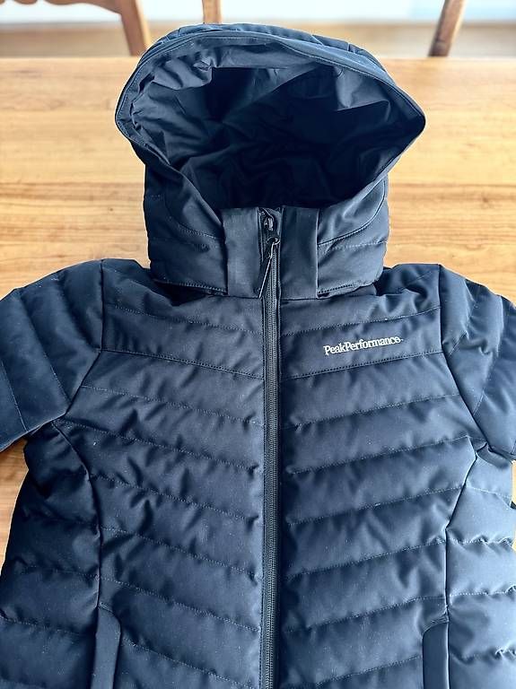 Peak Performance Jacken: PeakPerformance Daunen Jacke, Grösse 140 – Gebraucht aus zürich von mauromauro 1