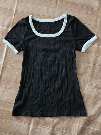 ​😍 Rippstrick T-Shirt - L - Schwarz mit weissen Kontrasten