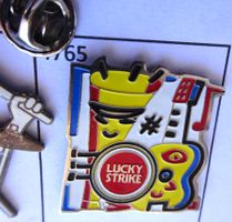 Pin LUCKY STRIKE Musik Gitarre