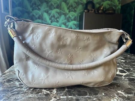 Ana Blum Ledertasche mit Sternenprägung