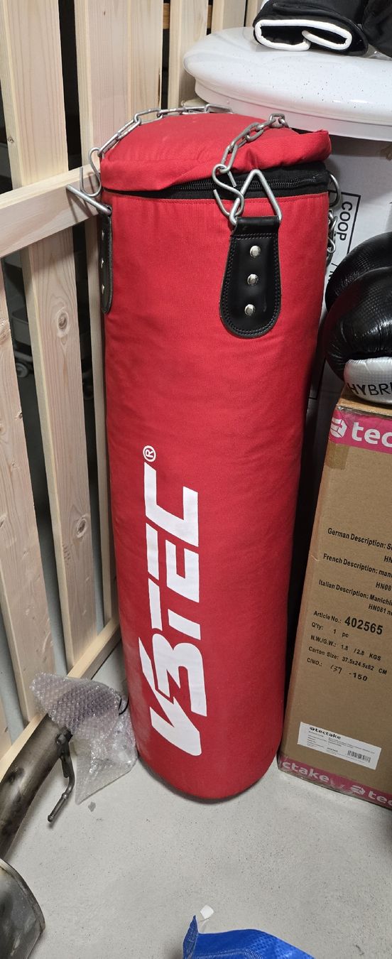 Boxsäcke: Boxsack und box handschuhe gute qualitet – Gebraucht aus Arbon von Nuny46 2