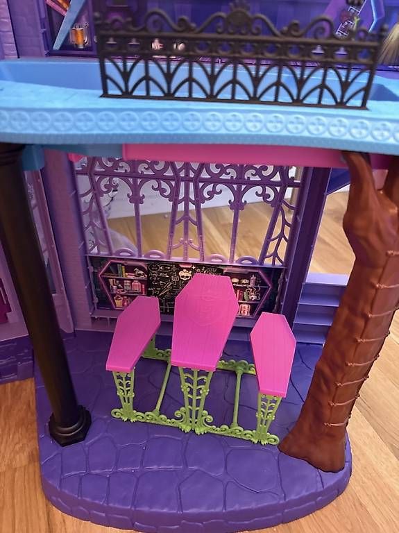 Spielhäuser: Rainbow High barbie Schloss – Neu und originalverpackt aus Gerlafingen von staehli.jolie 2