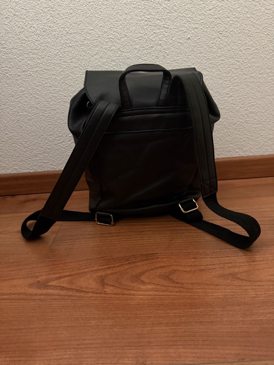Zaini: Tally Weijl Black Faux Leather Backpack – Usato da Dänikon ZH venduto da RAFIMIKI 1