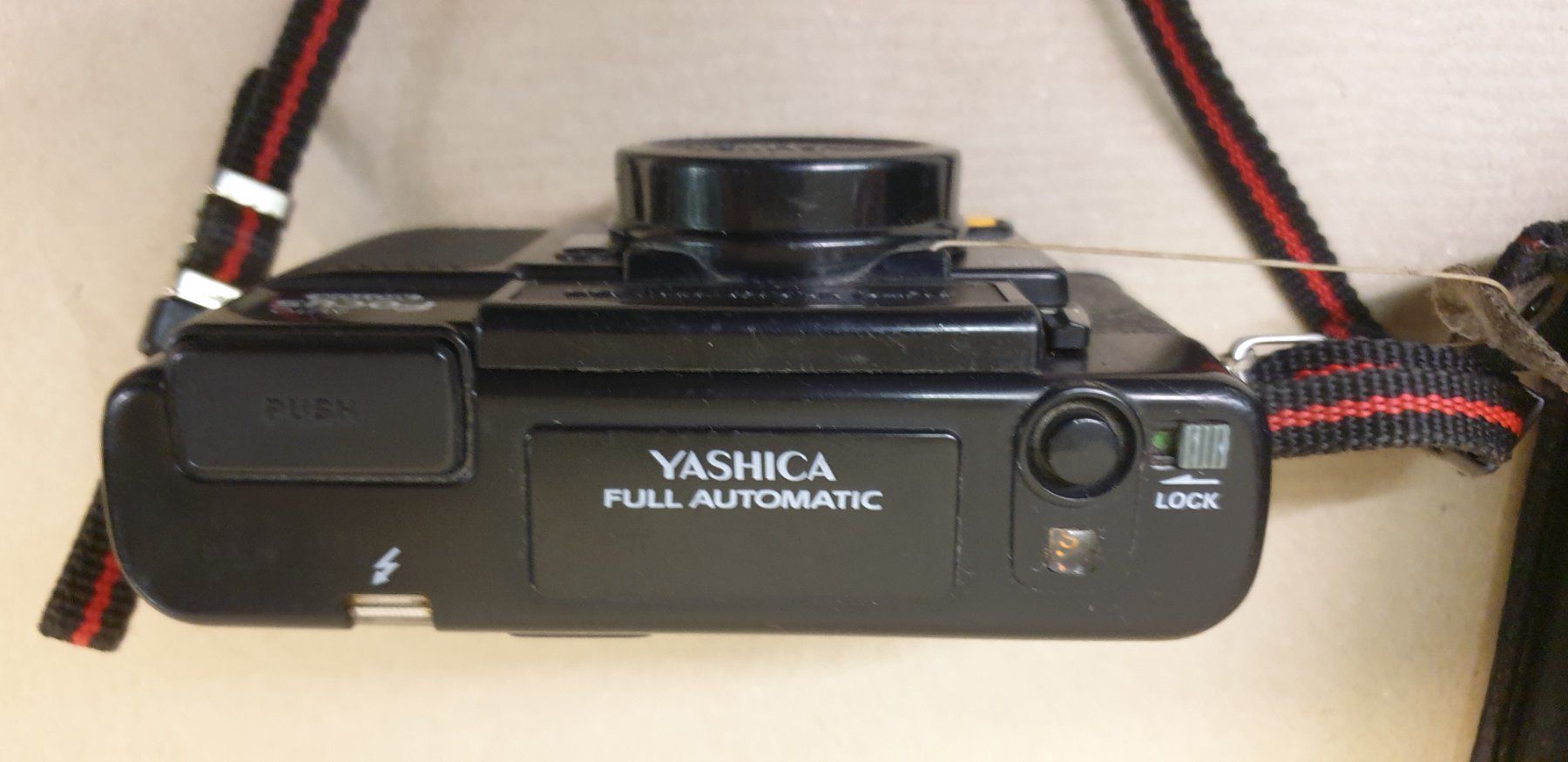 Yashica Kamera: Yashica Full Automatic Auto Focus Motor – Gebraucht aus Emmen von Brockofsky 2