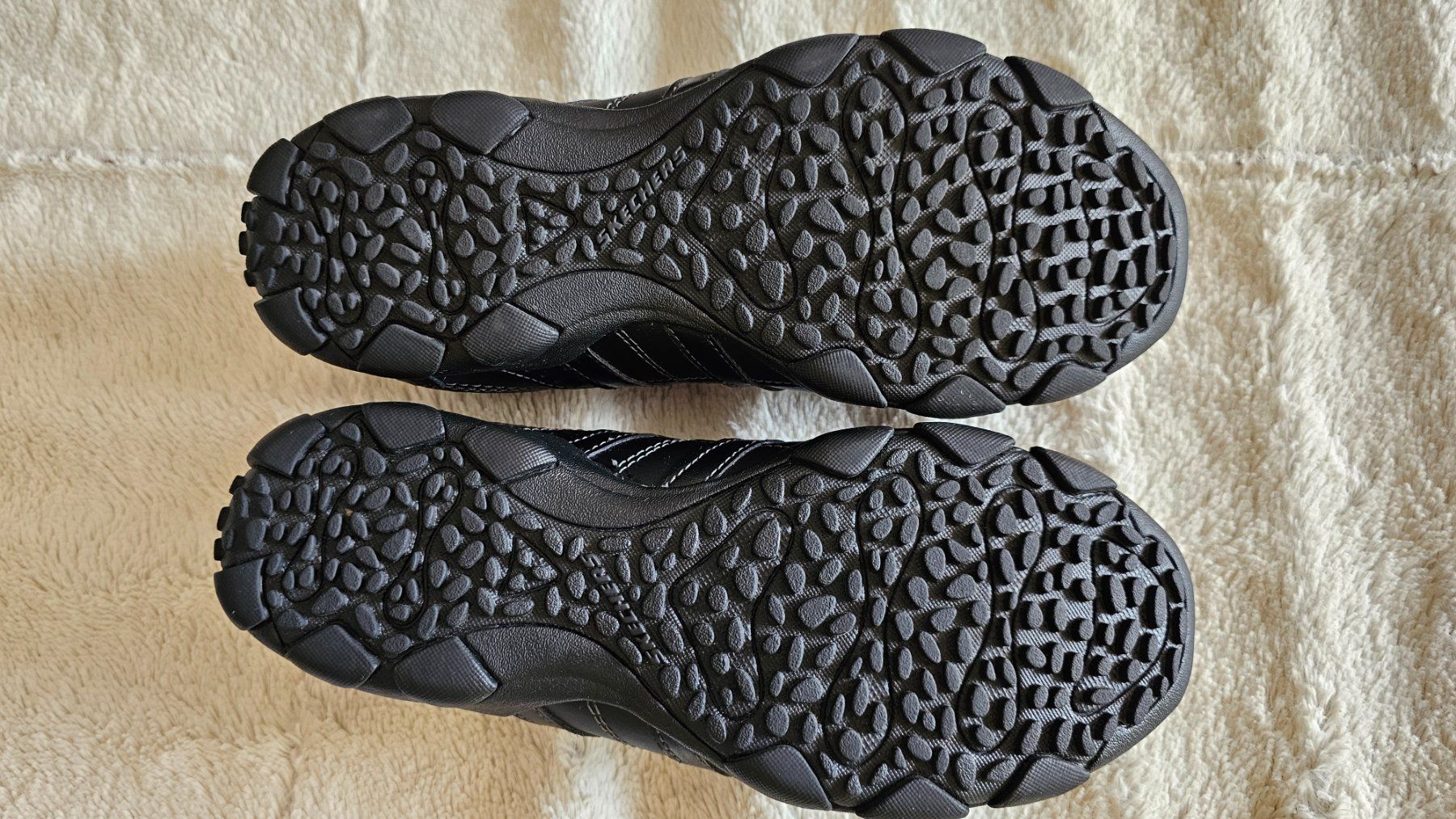 Skechers Scarpe da uomo: Schwarze Skechers – Usato da Inwil venduto da mir_q8gf 1