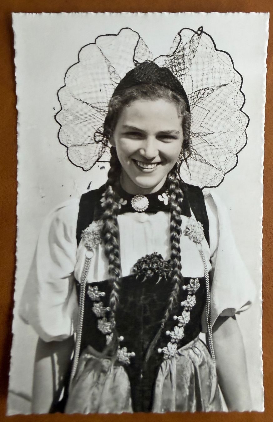 Cartes postales: Oberlanderin - 1939 – D'occasion à Lutry par Ediego