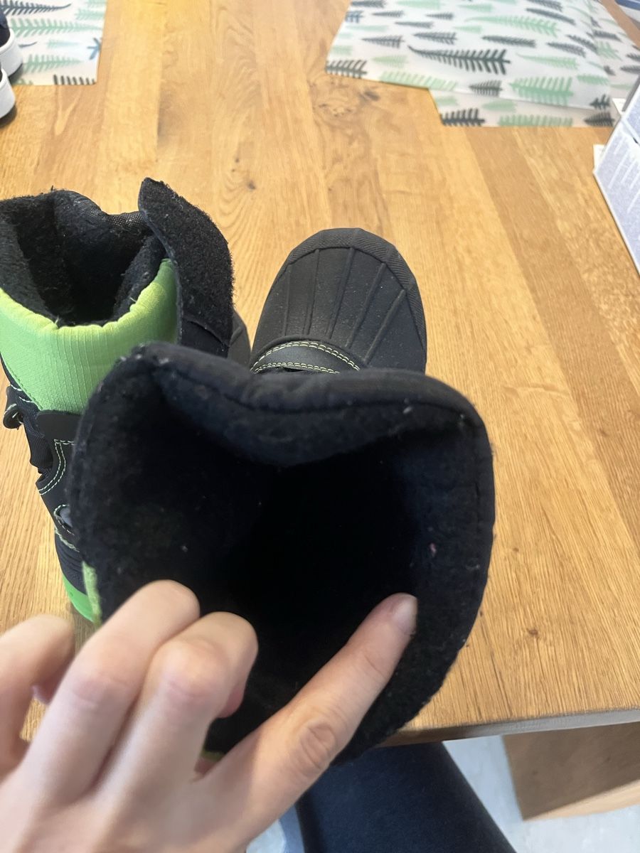 Scarpe per ragazzi: Warme Winterstiefel, Grösse 31, gebraucht – Usato da Münchenstein venduto da pricehouse 4