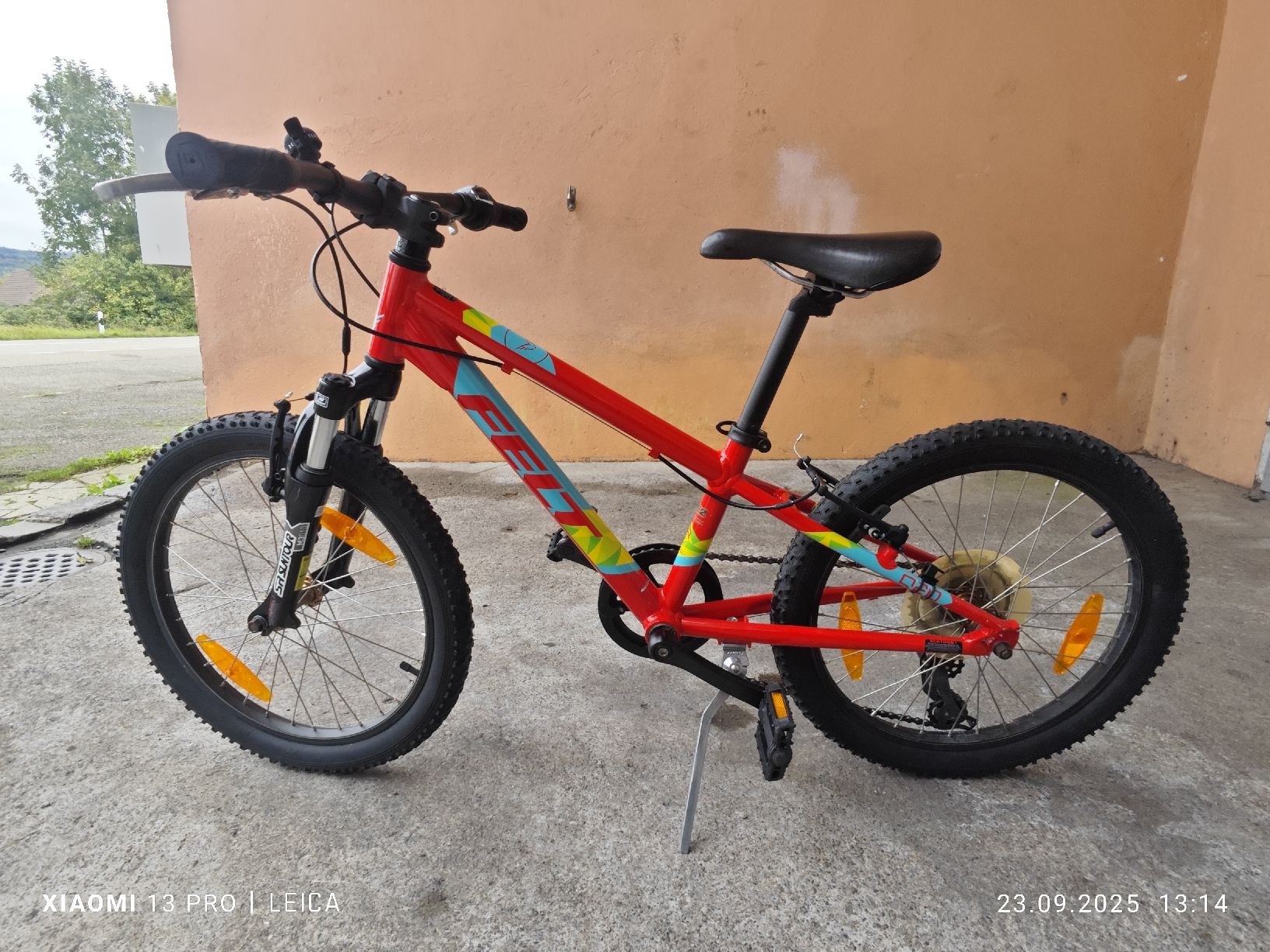 Felt Velos: Felt Kinderfahrrad 20 Zoll rot – Gebraucht aus Schwaderloch von rsevo