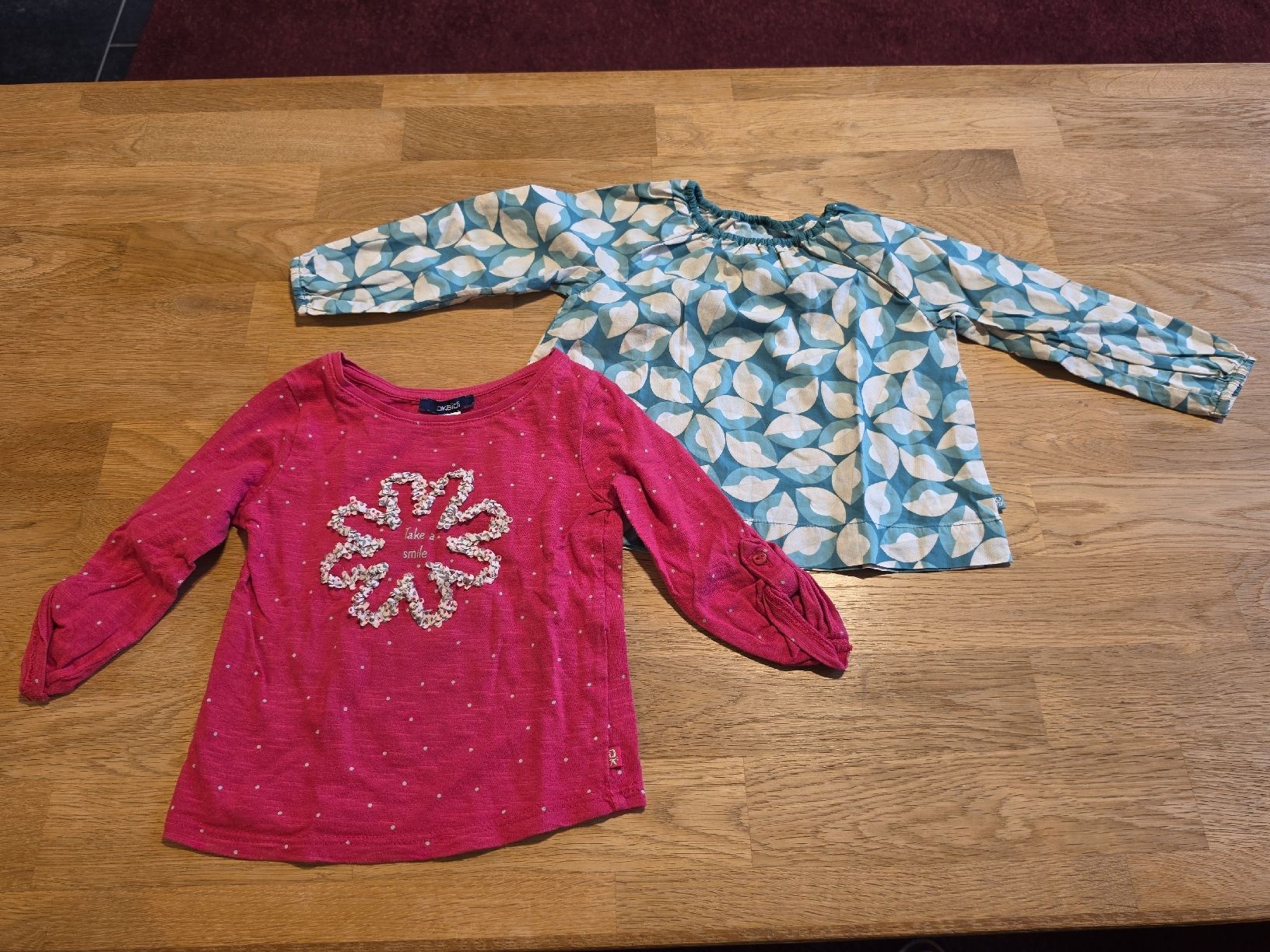 Pullover & Sweatshirts: Mädchen Oberteile, Bluse Gr. 74 oder 80/86 Preis pro 2er Set – Gebraucht aus Bergdietikon von Staphylococcus 2