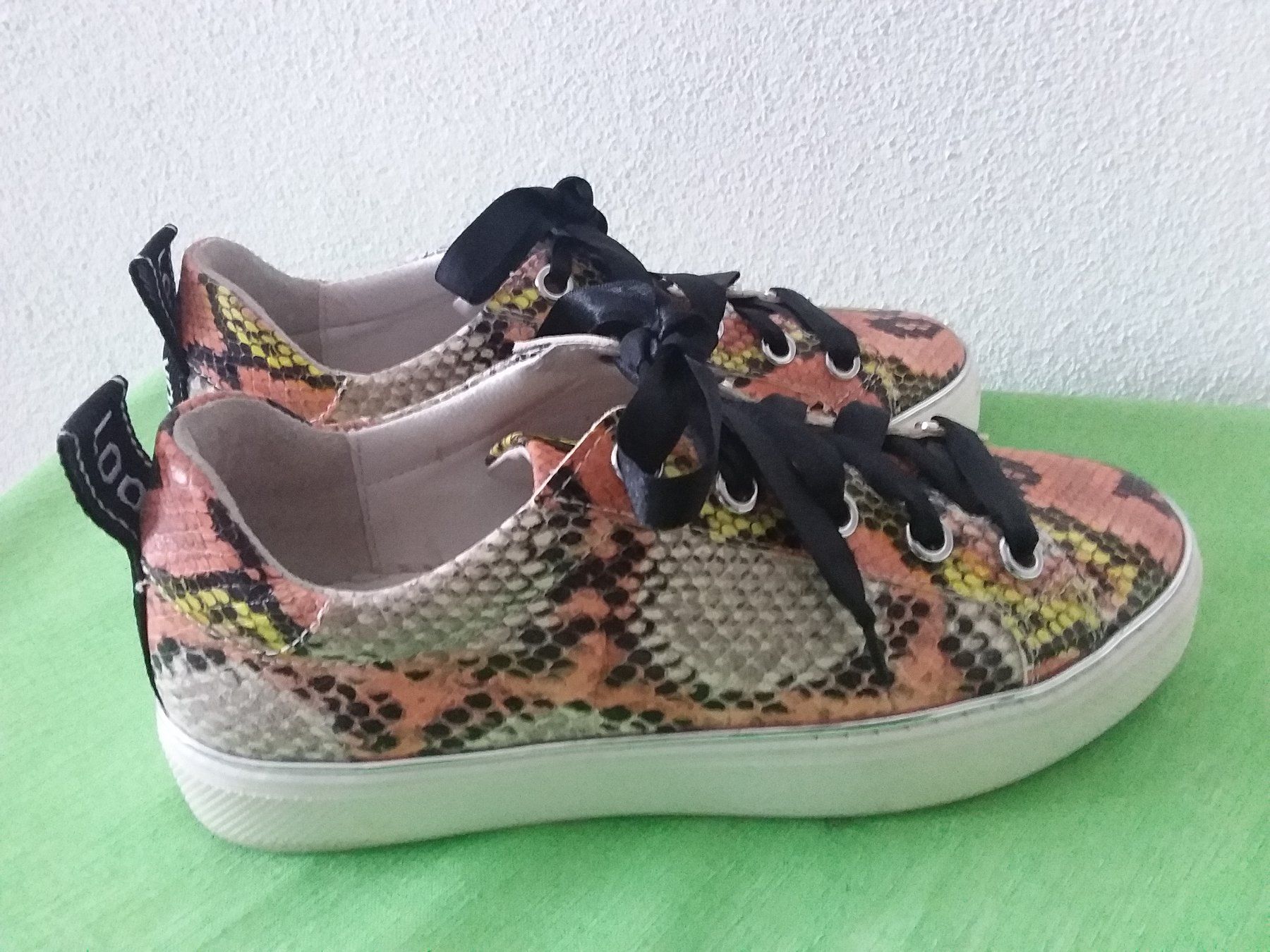Walder Scarpe da donna: 1874 by Walder, Sneakers, Gr 37, Schlangenmuster – Usato da Uitikon Waldegg venduto da Risibisi7 2