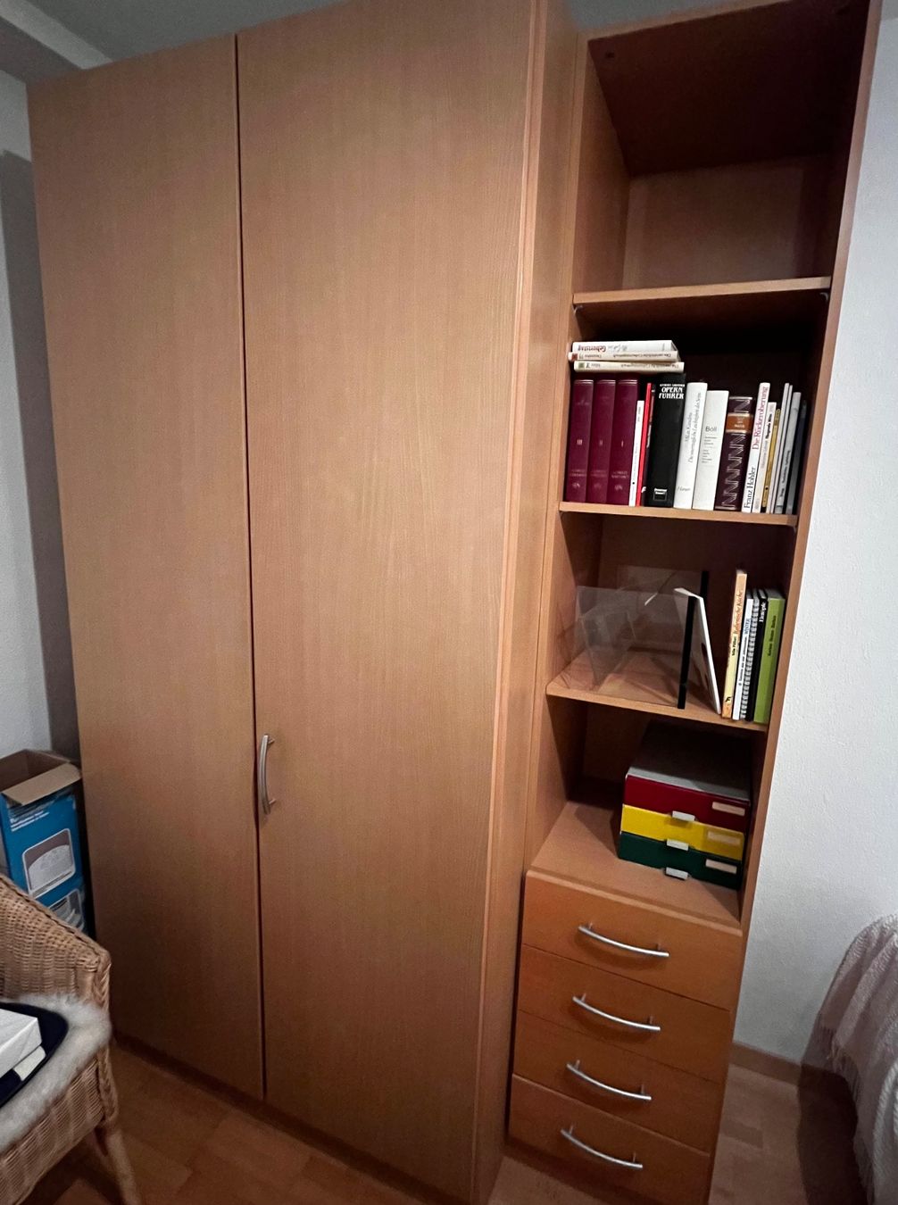Armadi: Schrank zweitürig mit Schubladen – Usato da Bad Zurzach venduto da 1927Thomas
