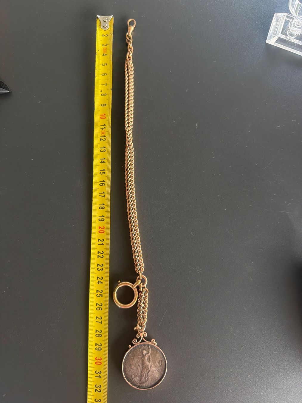 Altri accessori per orologi: Taschenuhr Kette mit Münze – Usato da Schlieren venduto da Luxury.Time 3