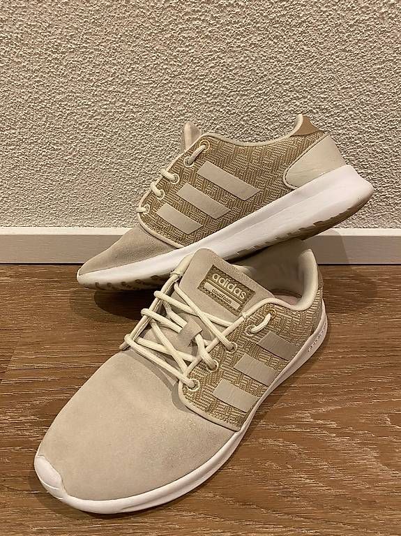 Adidas Scarpe da donna: Adidas Cloudfoam Sneaker Gr. 38 beige/weiss. – Usato da Dachsen venduto da Jay_3 3
