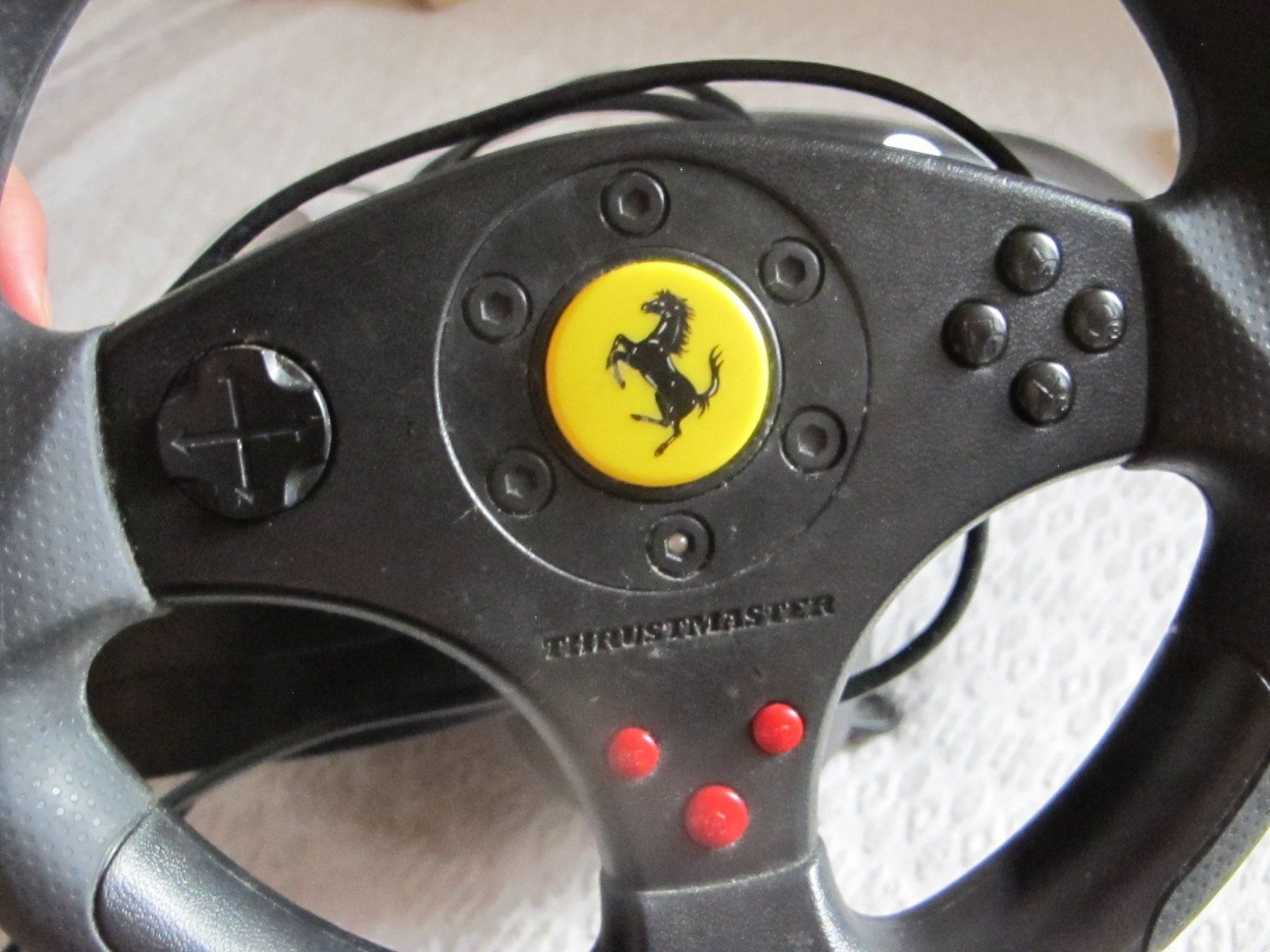 Console: Ferrari Thrustmaster Lenkrad mit Pedalen – Usato da Löhningen venduto da Chimae67 1