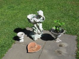 Engel Blumentopf Cherub mit Pfeil und Bogen und 2 Töpfe