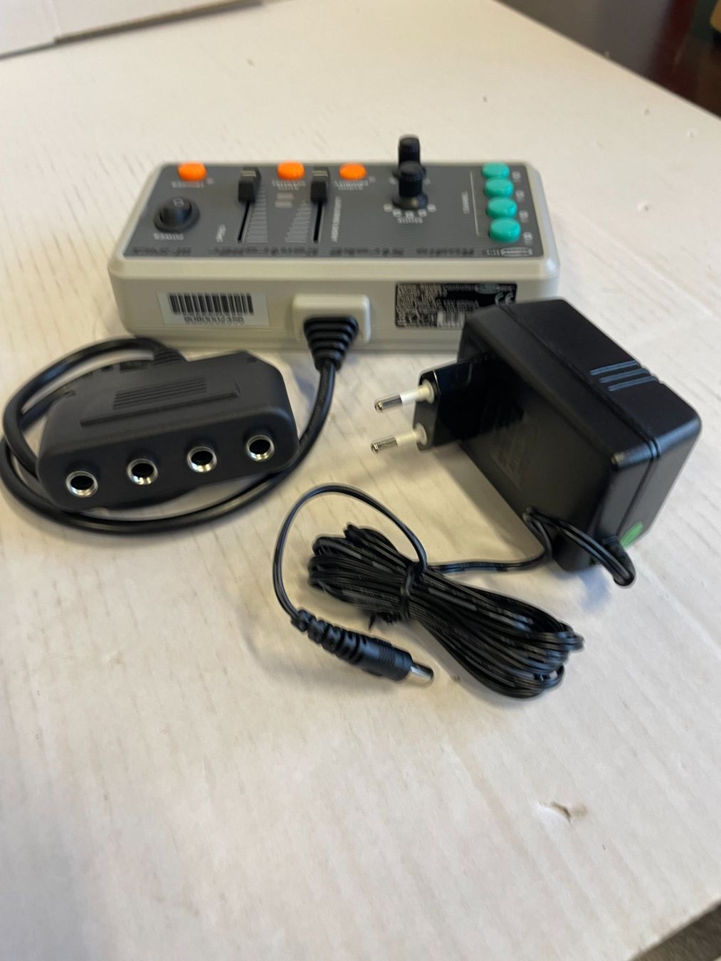 Sistema di controllo: Showtec Thunderstrobe 80 Controller, musikgesteuert  (A16) – Nuovo (secondo la descrizione) da Däniken SO venduto da Profog1 3