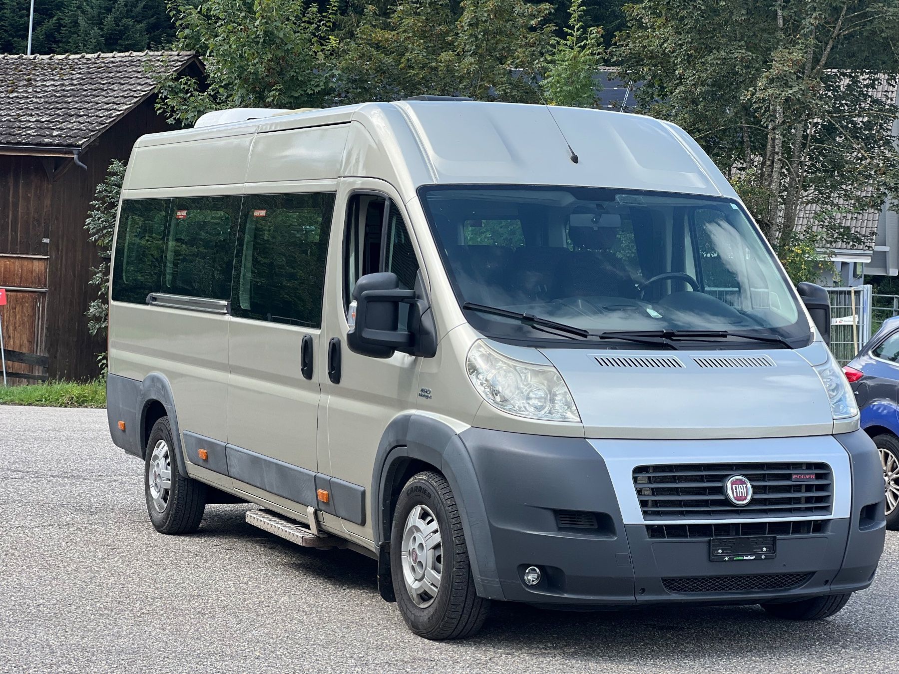 Fiat Camping Fahrzeuge: Fiat Ducato 17 Plätzler – Gebraucht aus Freimettigen von EIMAAG-AG