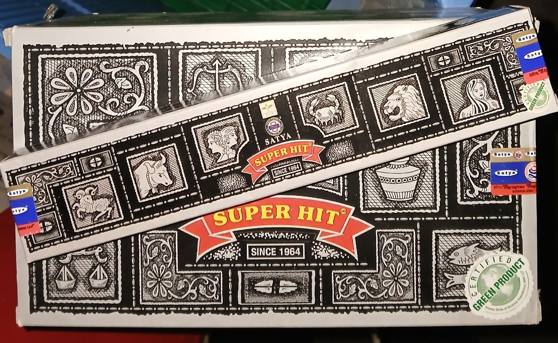 Spray per ambienti: encens satya super hit 12 x 15 – Nuovo e nell'imballaggio originale da Lausanne venduto da Soulbrother