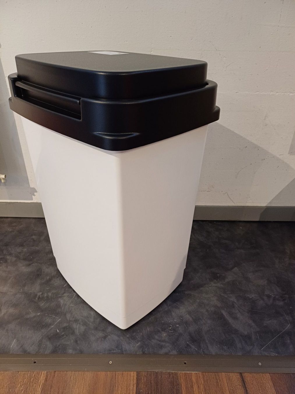 Contenitori & Simili: Becherstapler Bechersammler für Kaffeebecher – Nuovo e nell'imballaggio originale da Nebikon venduto da Wegere1 1