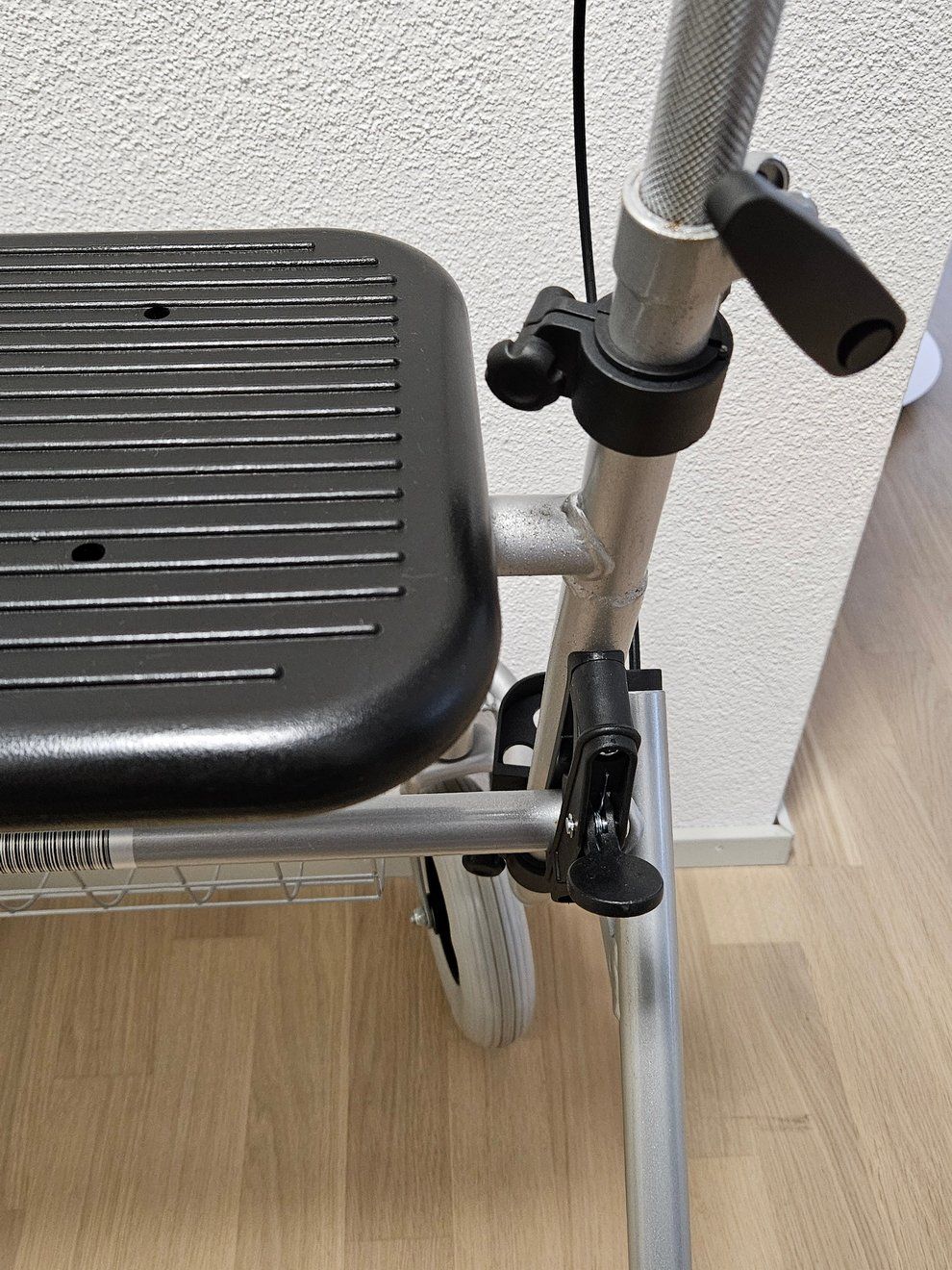 Ausili per la deambulazione: Rollator B XXL Bischoff & Bischoff – Usato da Zürich venduto da Numark 5