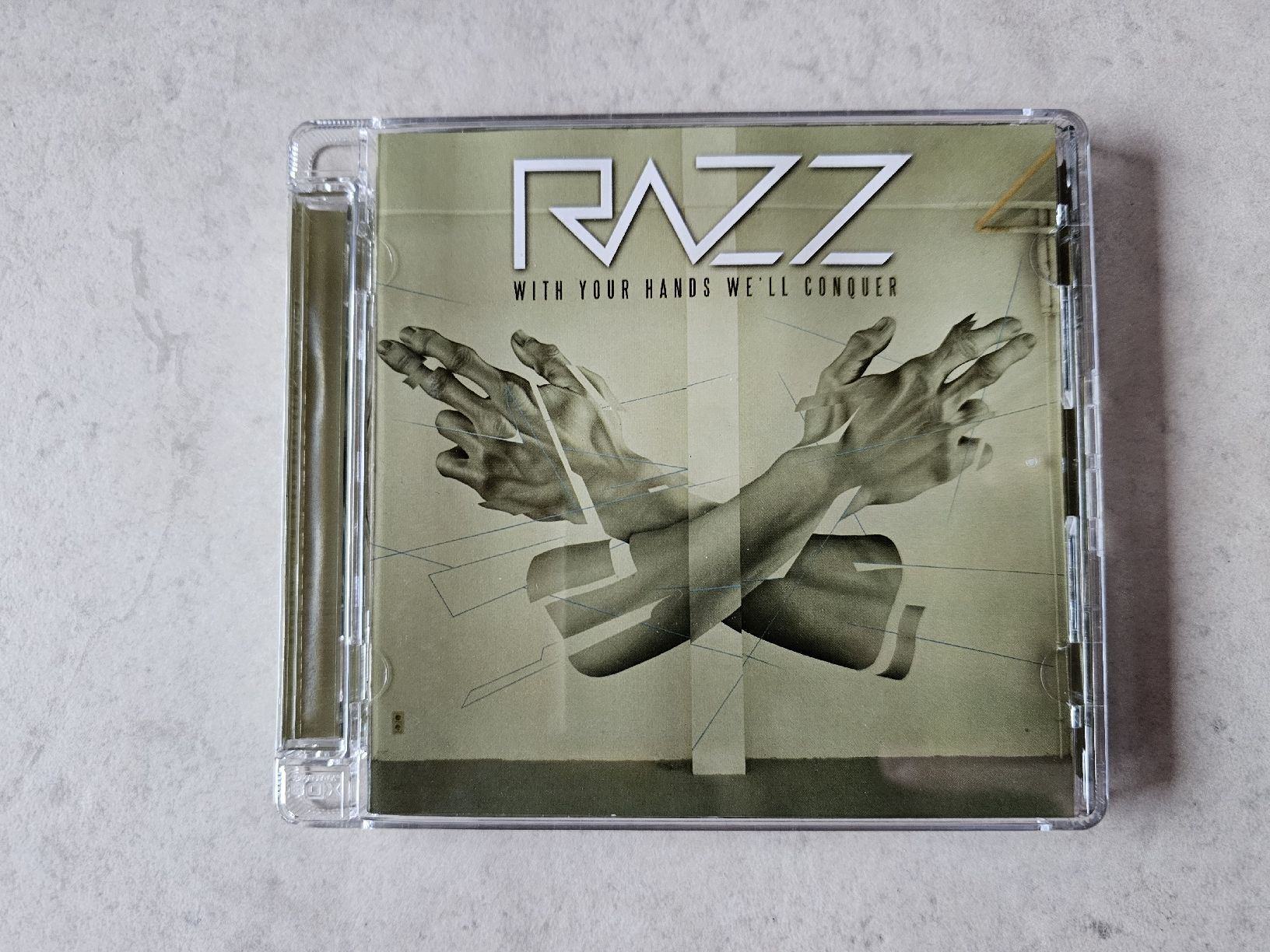 CDs: Razz  -  With Your Hands We'll Conquer – D'occasion à Schneisingen par backstore24