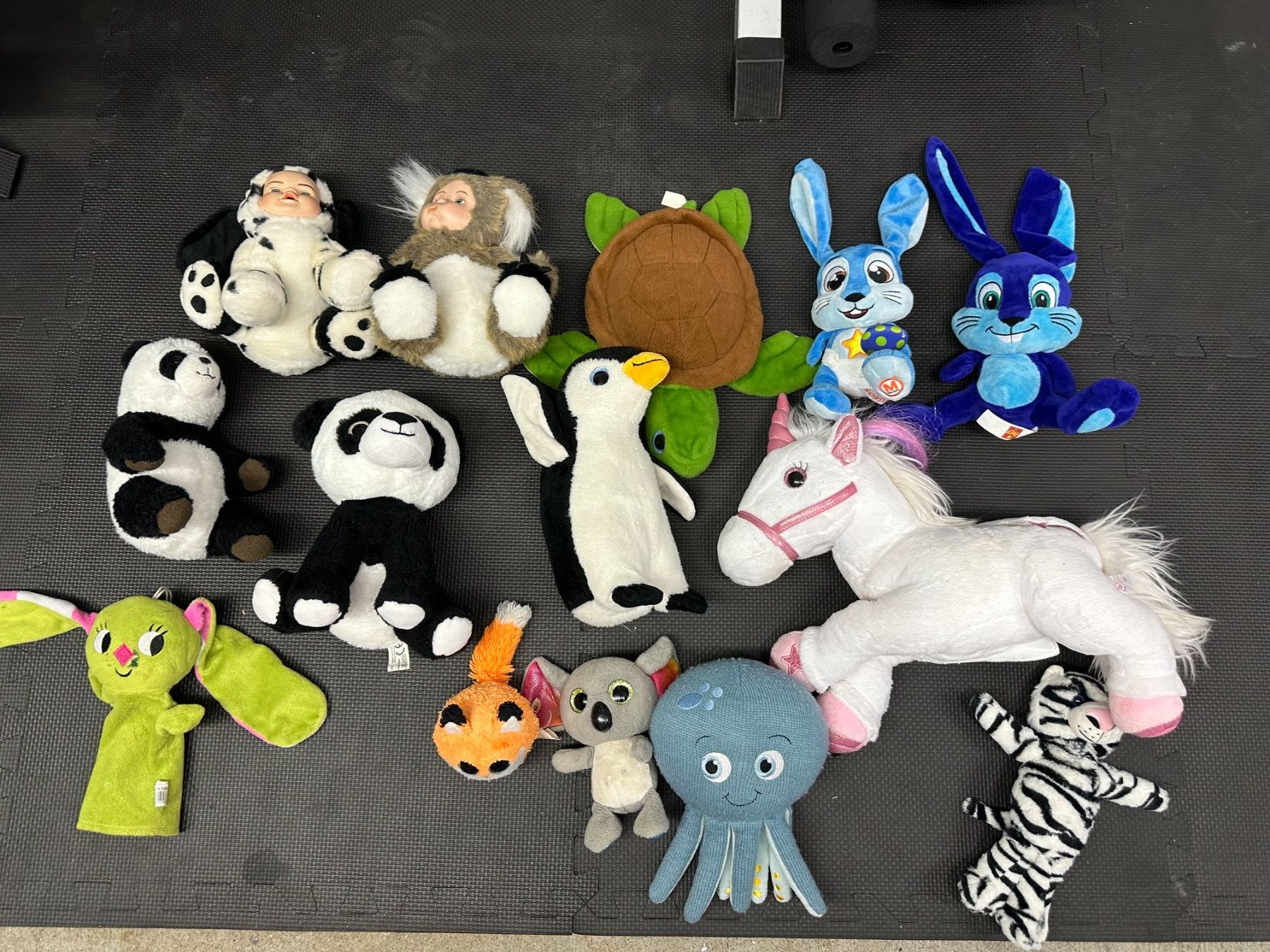 Jouets: Plüschfuguren / -tiere Paket – D'occasion à Knonau par Soni2