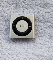 Apple iPod Shuffle 4th Generation Silver (2 GB) 