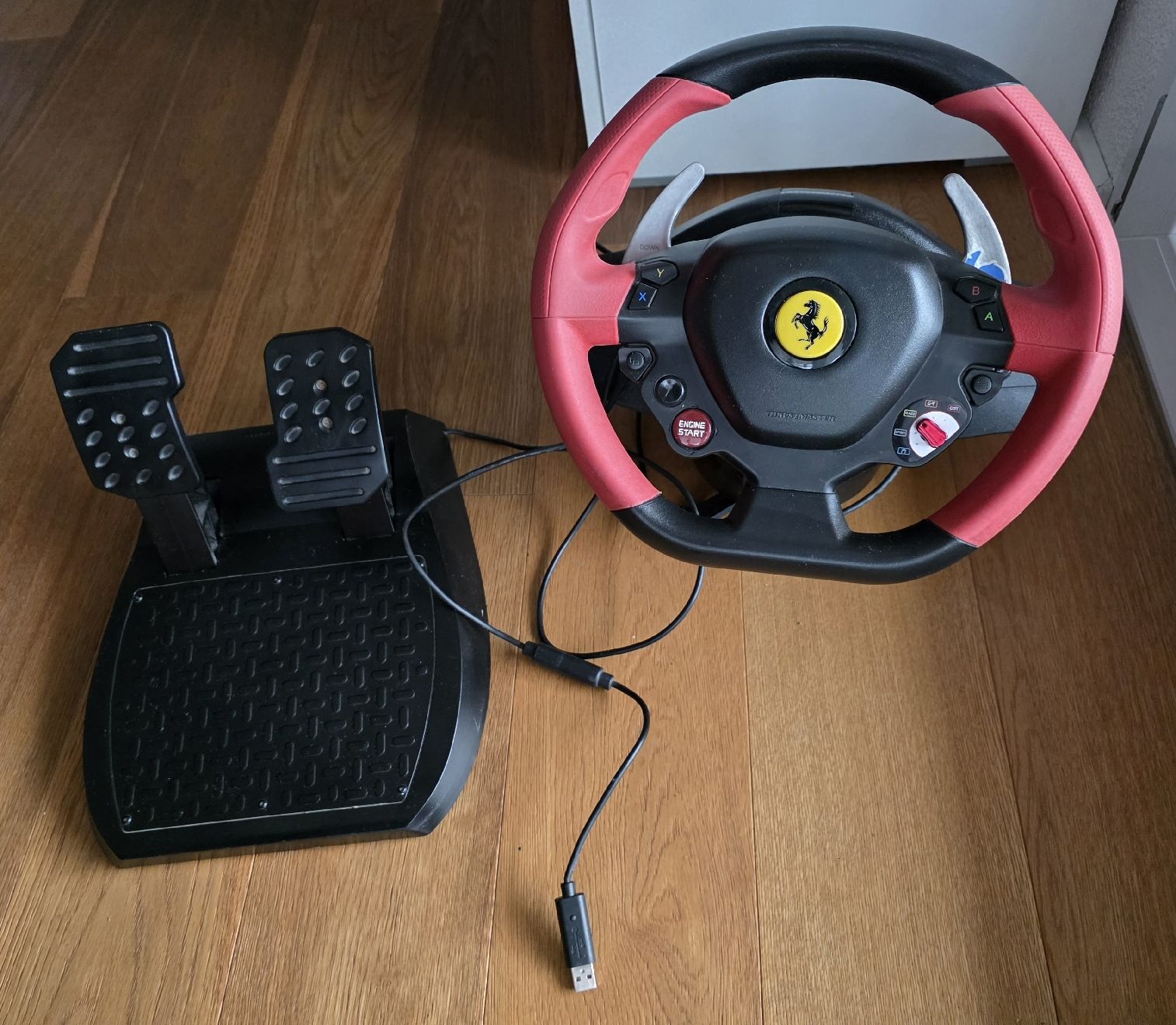 Konsolen: Thrustmaster Ferrari 458 Spider - Top Zustand! Racing! – Gebraucht aus Zell LU von claro62 1