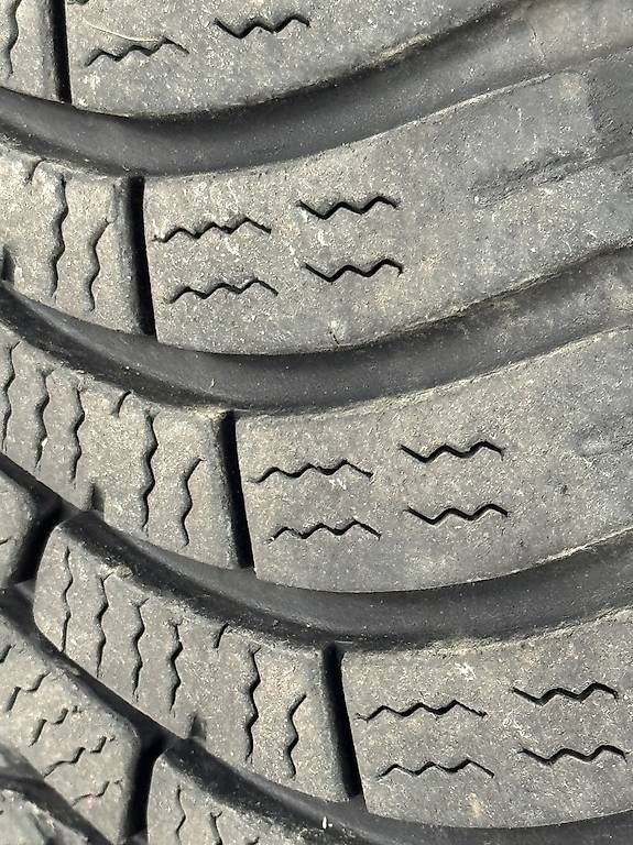 Pneumatici & Ruote complete: Winterräder 225/55R17 101 V – Usato da Nürensdorf venduto da bebo51 2