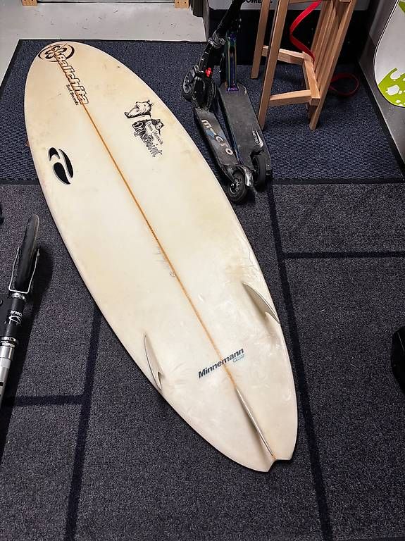 Tavole da surf e di nuoto: Surfboard 6'2 Minnemann Surfbrett – Usato da Kriens venduto da Juschkim 2