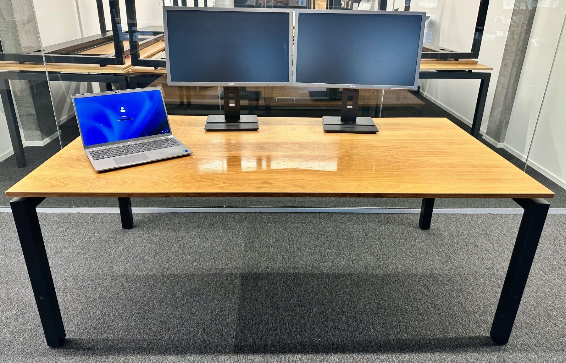 Scrivanie: Erstellbarer Computertisch aus Holz – Usato da Zürich venduto da lea_65vr 1