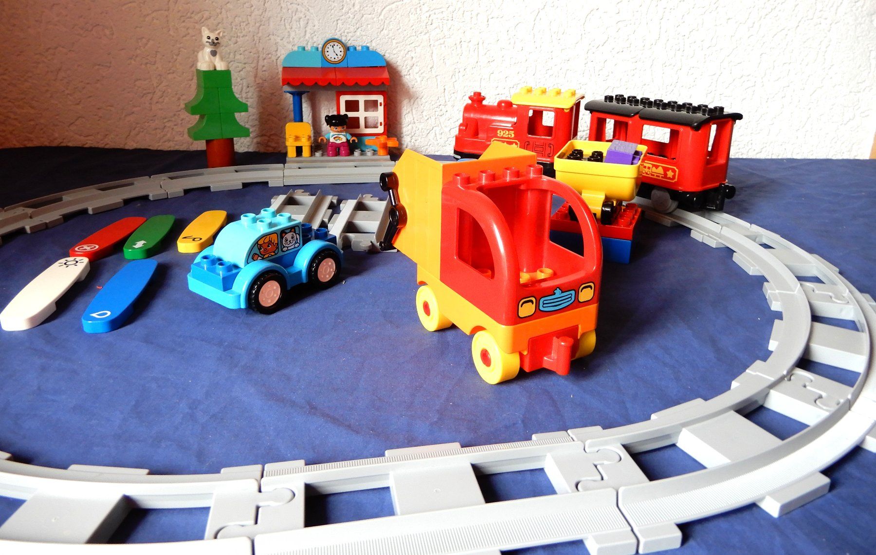 Lego Kit di costruzioni: Duplo Dampfeisenbahn 10874 + Auto + Müllabfur – Usato da Senèdes venduto da tintinette43 2