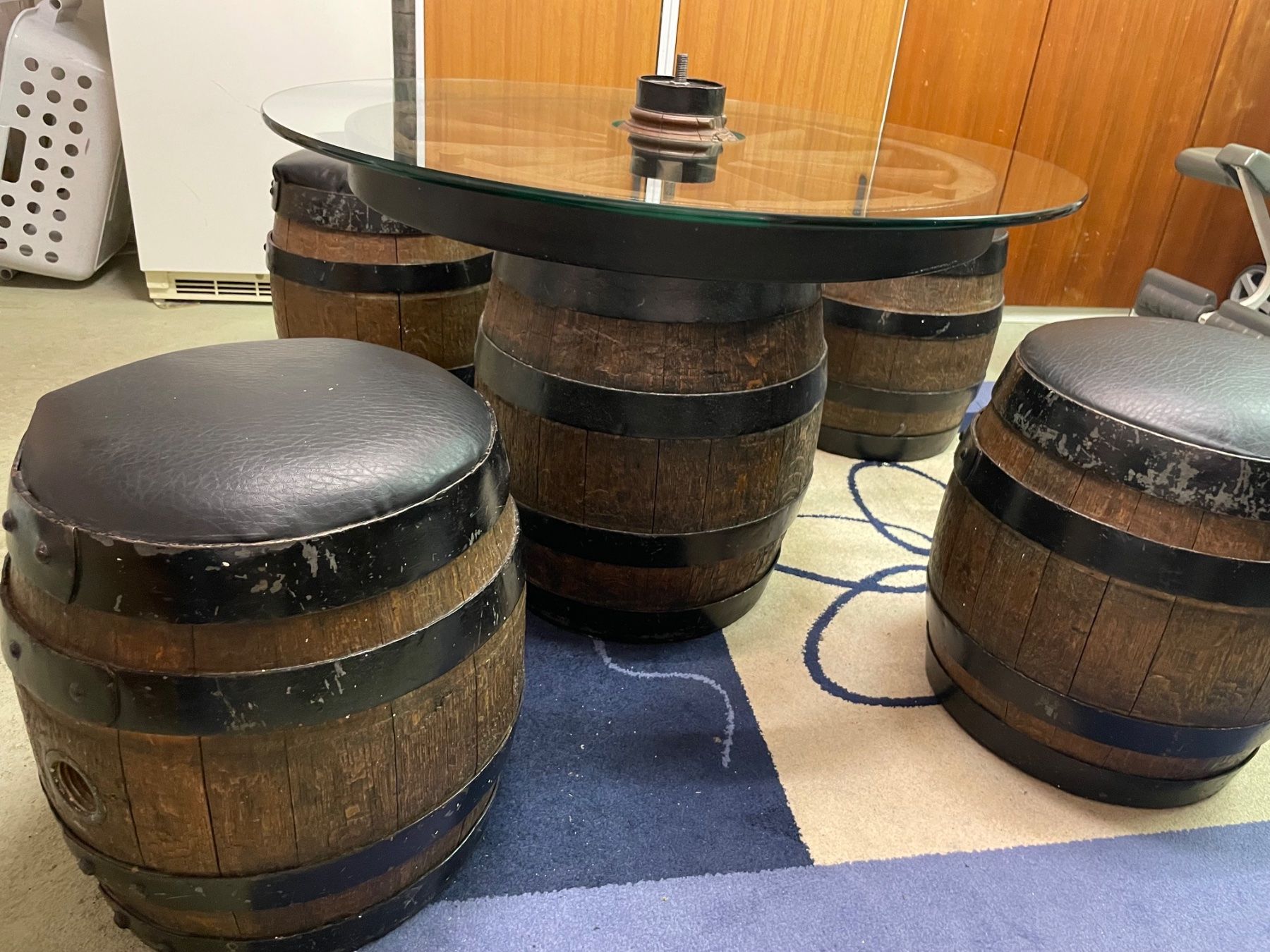 Altro: Eichenfässer- Sitzgarnitur 5-teilig für Weinkeller oder Bar – Usato da Schwerzenbach venduto da behe74 2