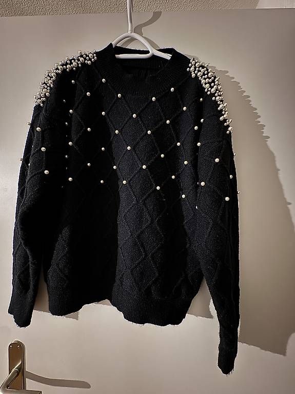 Pulls & Sweat-shirts: Pullover mit Perlen – Neuf (Voir description) à Lachen SZ par nathiisch 1