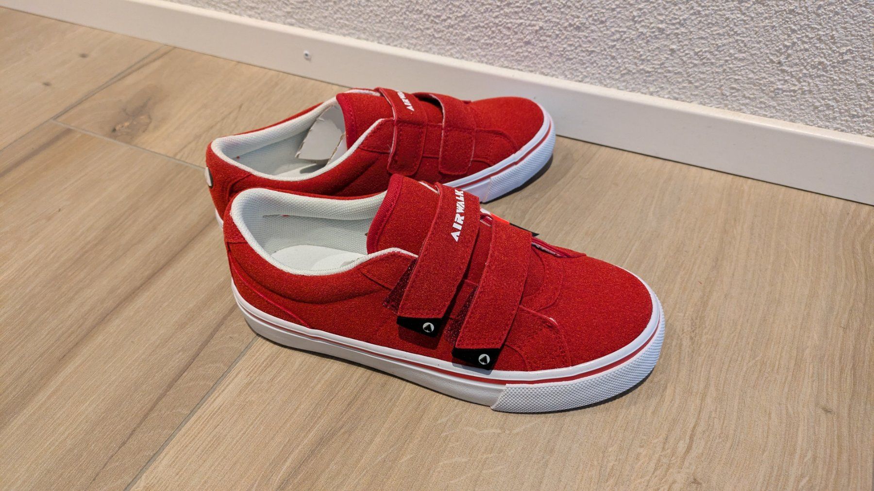 Scarpe per ragazzi: Neuer Airwalk Sneaker - Gr. 33 – Nuovo (secondo la descrizione) da Staufen venduto da Fleby84