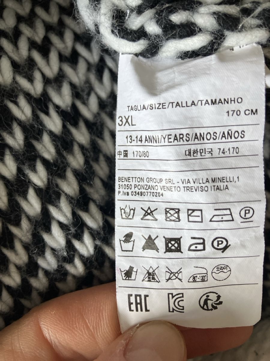 Maglioni & Felpe: Pull-over weiss/schwarz – Usato da Zürich venduto da Janakpur 2